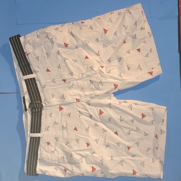 Paper airplanes print belted shorts - Picture 1 of 2